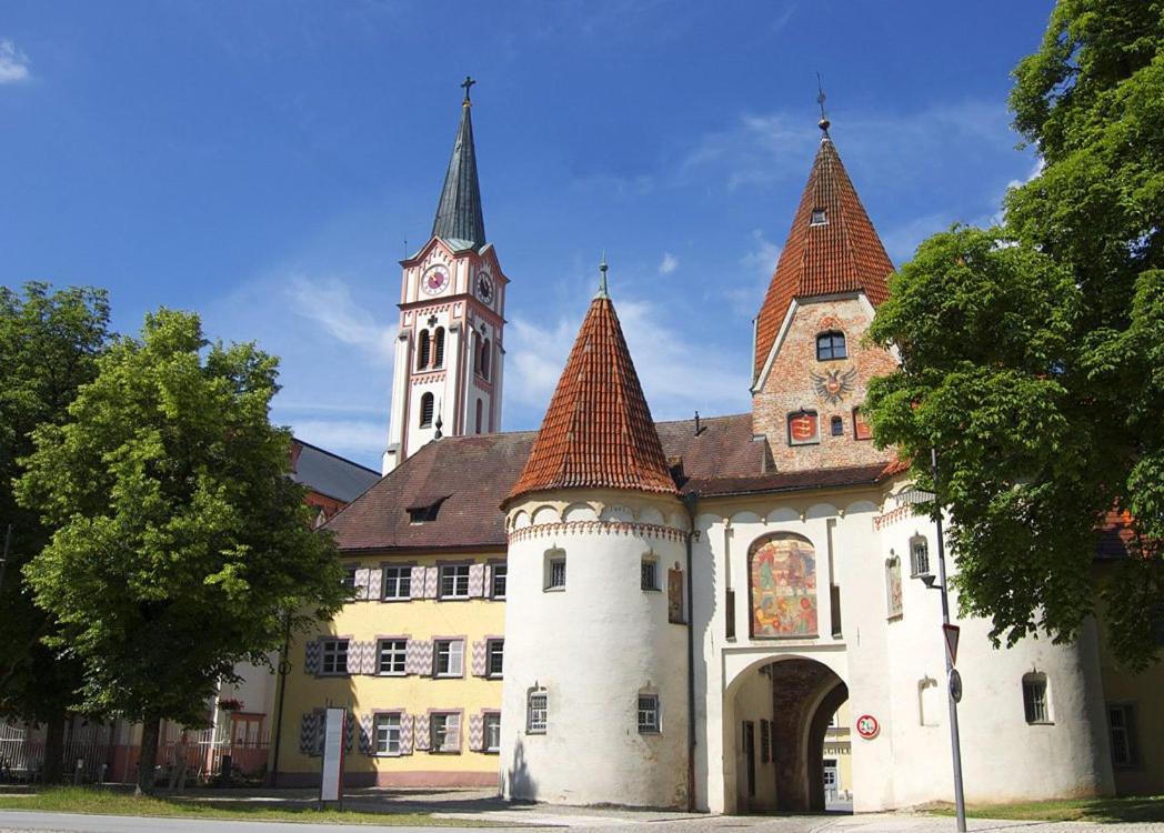 Gasthof Zum Loewen Отель Вайсенхорн